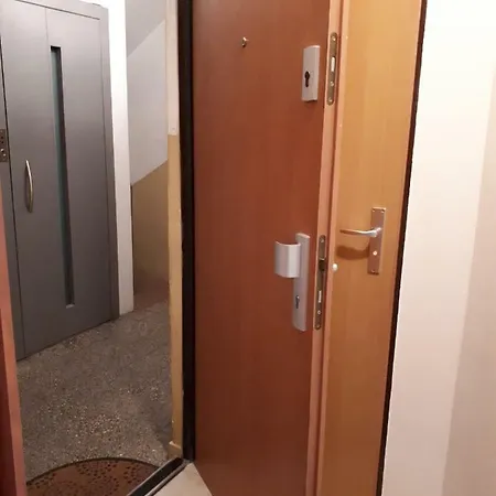 Apartament T&hos 公寓 特尔纳瓦